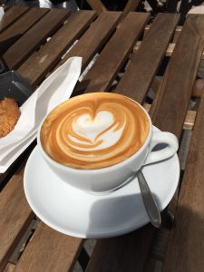 Cappuccino und Sonne - das Leben genießen...